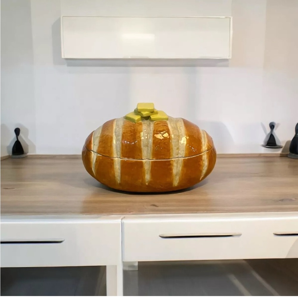 Ceramic Bread-Shaped Food Storage Container - Brown and Yellow